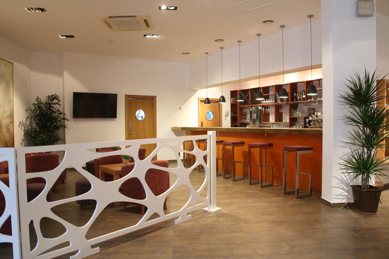 Alcaidesa Hotel Екстериор снимка